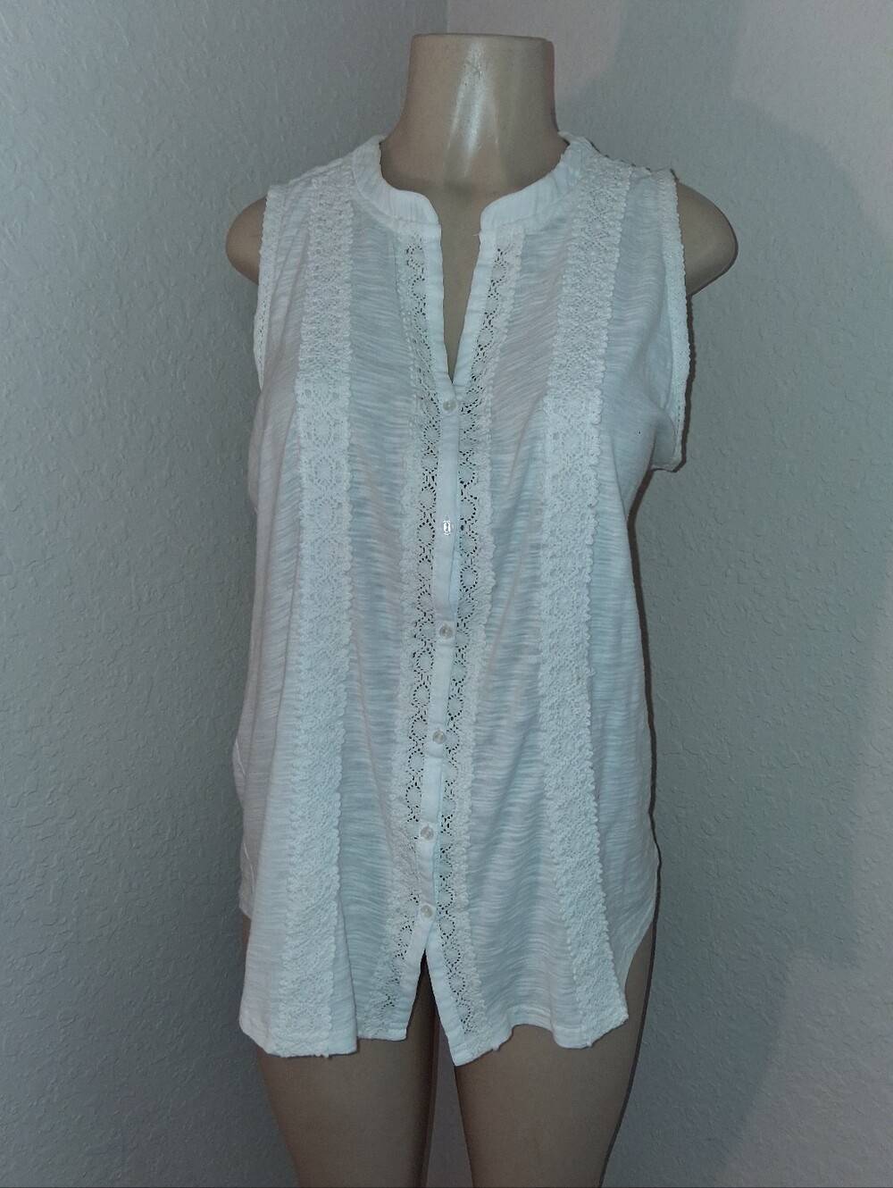 FOR CYNTHIA WHITE SLEEVELESS TOP W/  BEAUTIFUL LACE BACK SZ XLG
